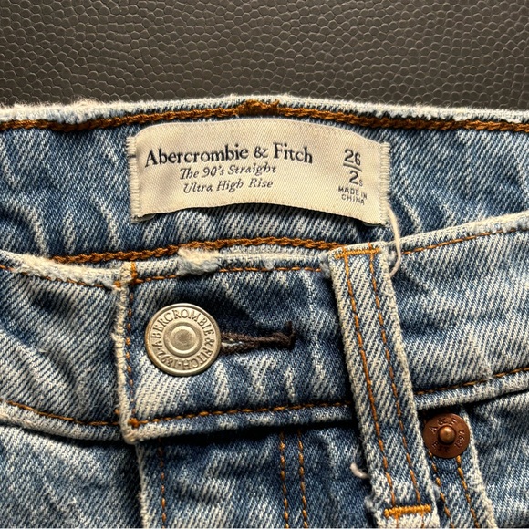Abercrombie Ultra High Rise 90s Straight Jean size 26 - Picture 5 of 7